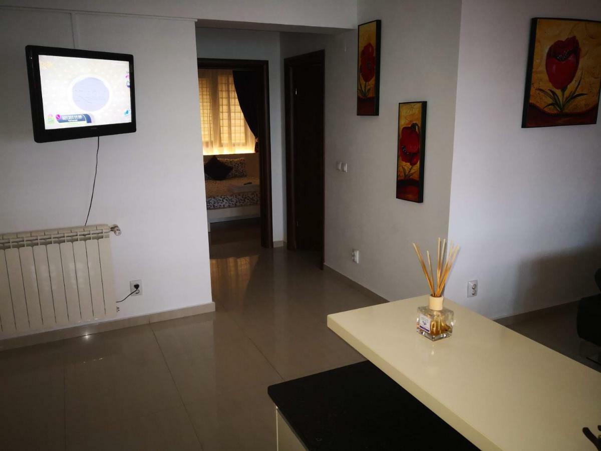 Apartament Lenus'K Appartement Boekarest Buitenkant foto
