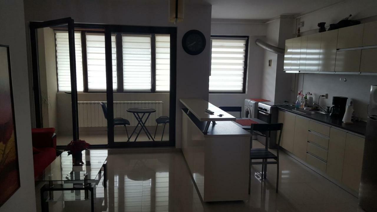 Apartament Lenus'K Appartement Boekarest Buitenkant foto